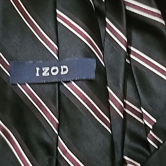IZOD Black Red Diagonal Stripe Neck Tie‎ - Picture 4 of 5